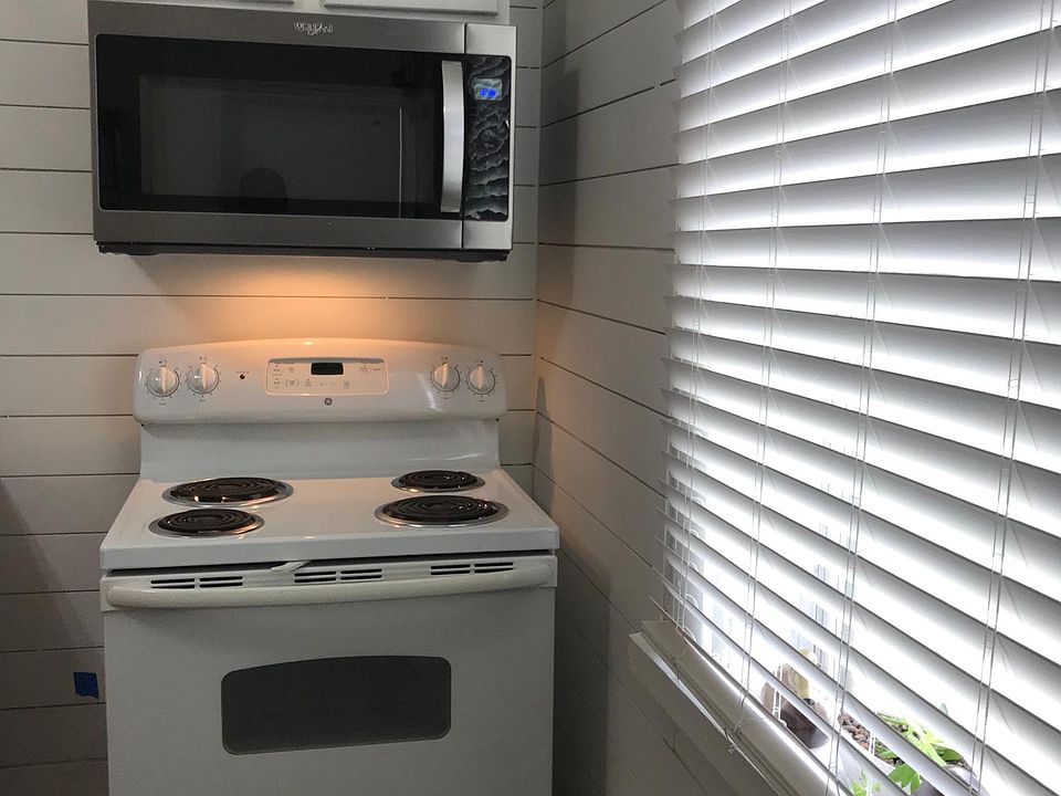 1st image of 4953 Hyde Ave