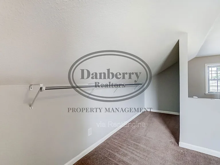 347 Darrow Ave — Photo 24