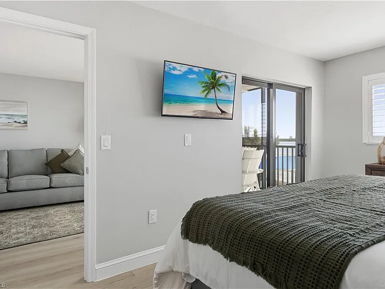 8350 Estero Blvd — Photo 11