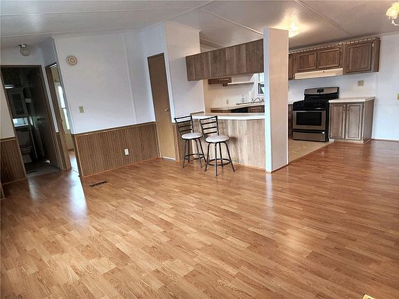 5th image of 213 Meadow Ln