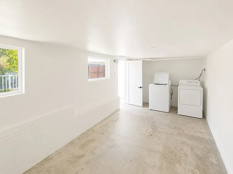 3214 S Shasta Cir S — Photo 12