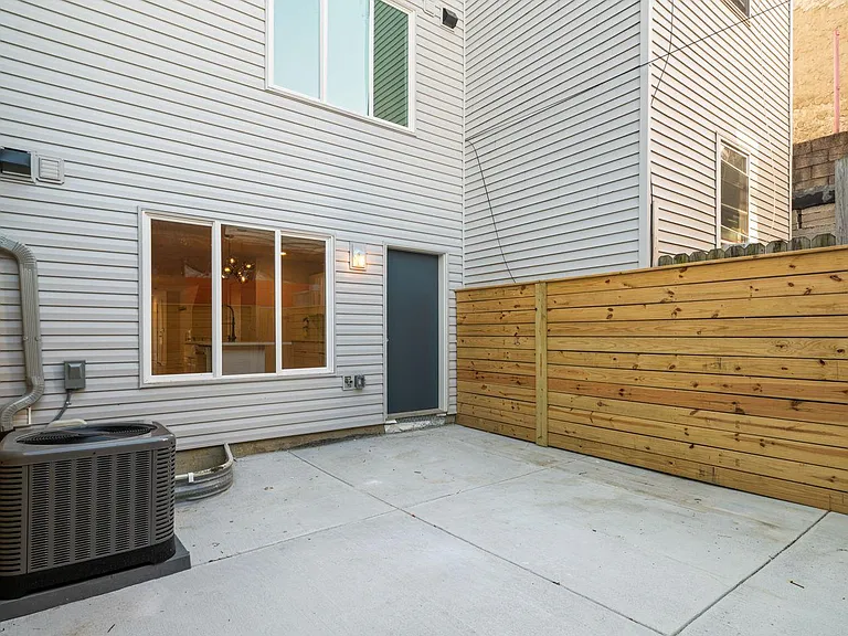 1932 S 7th St #1 — Photo 24