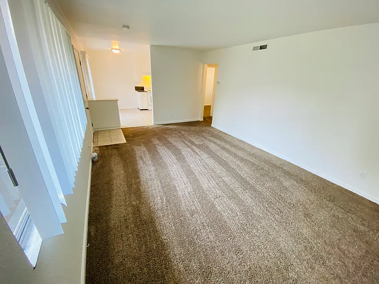421 Sycamore Ave #B — Photo 6