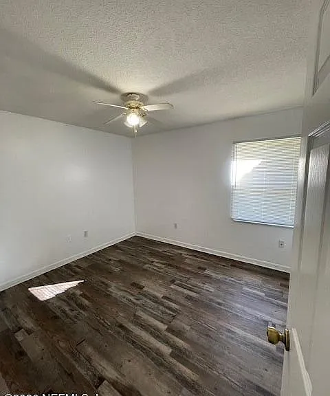9 Lyons Pl — Photo 12