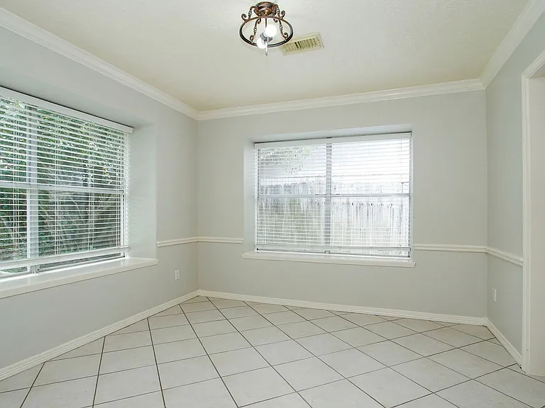 18531 Lippizaner Dr — Photo 9