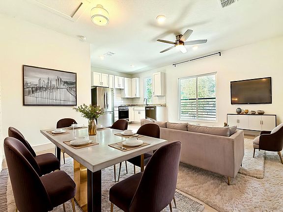 3rd image of 728 Ellwood Ave #B
