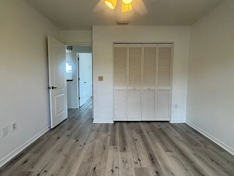6077 Marella Dr — Photo 26