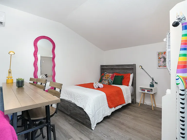 E Courtland Pl — Photo 9