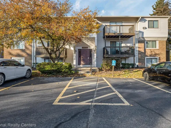 30022 W Twelve Mile Rd Unit 9, Farmington, MI 48334