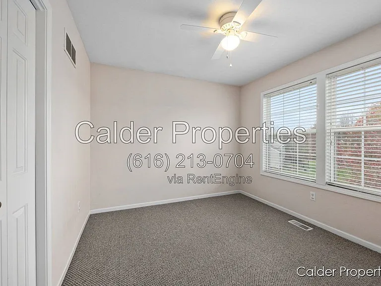 5686 E Falling Leaf Dr SE — Photo 24