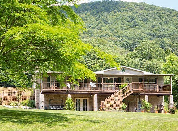 2nd image of 554 Harris Cove Ln