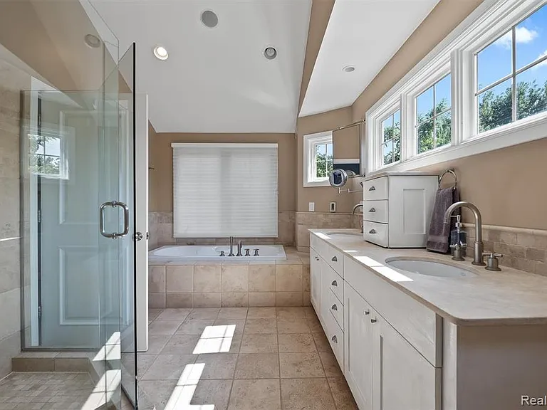 1400 Holland St — Photo 26