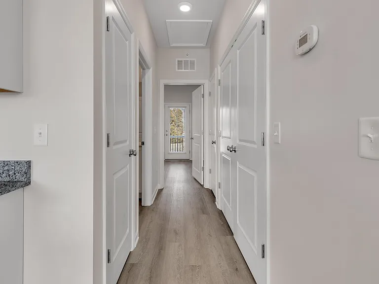 33 Wildflower Ln — Photo 2