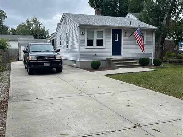 26 Atlantic Ave, Warwick, RI 02888