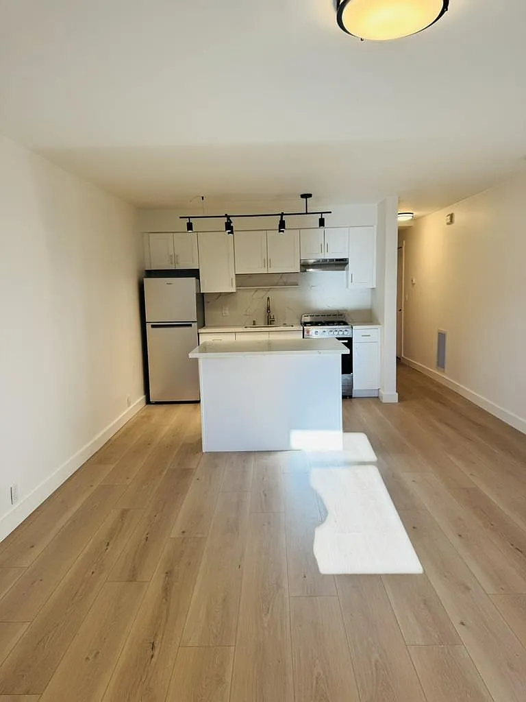 1 bed, 800 sqft, $2,695 — Photo 2
