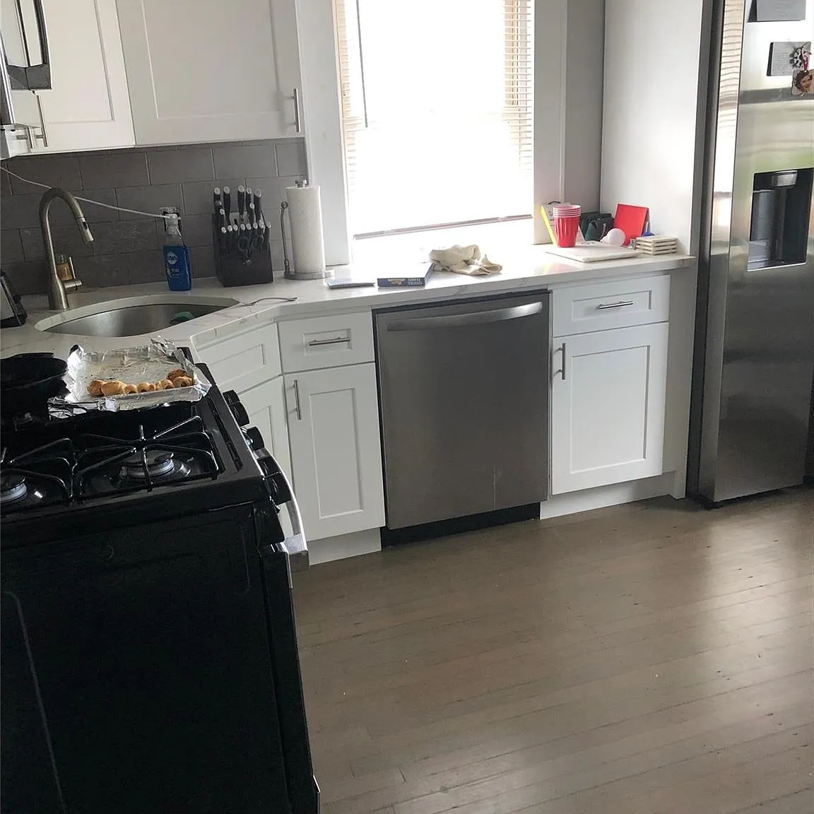 2 bed, 1.0 bath, 2242 sqft, $3,600 — Photo 3