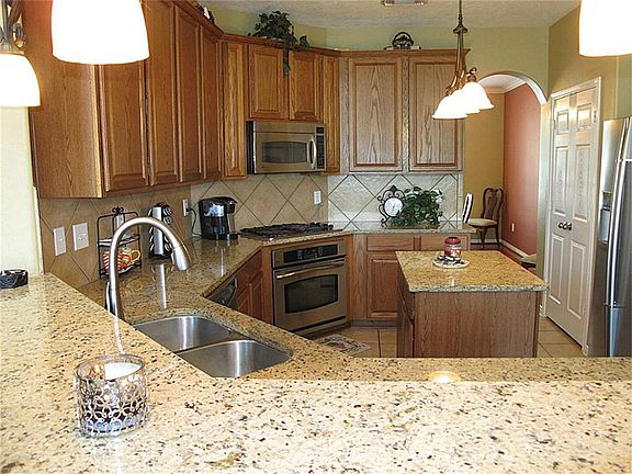 3rd image of 728 Almond Pointe