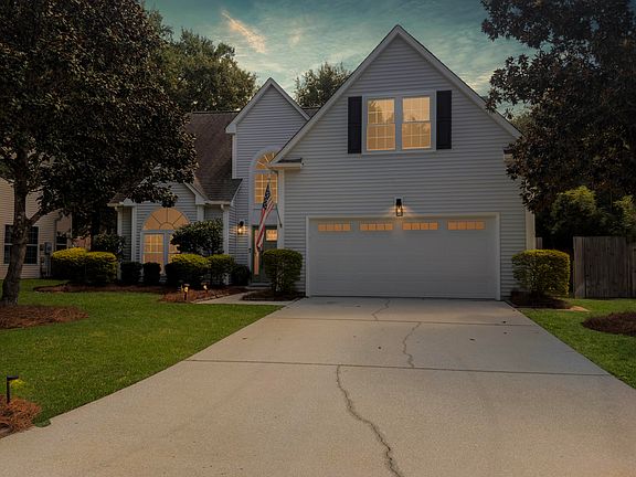 2nd image of 2085 Country Manor Dr