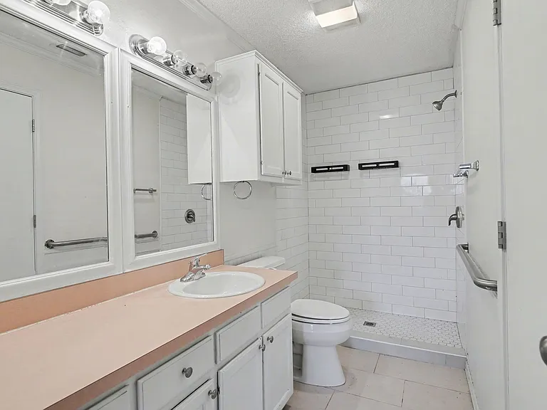 1507 Lindsey Ln W #A — Photo 23