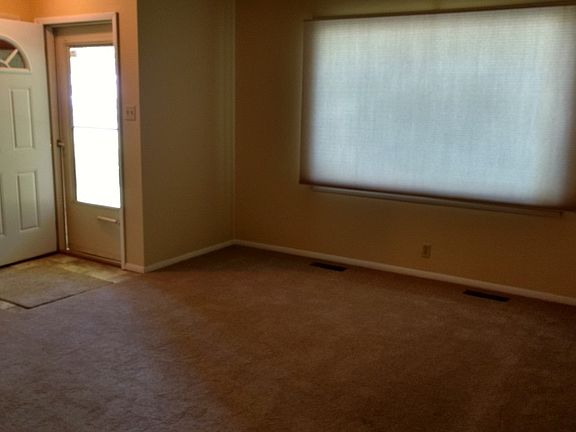 5th image of 603 N Tyrone Dr