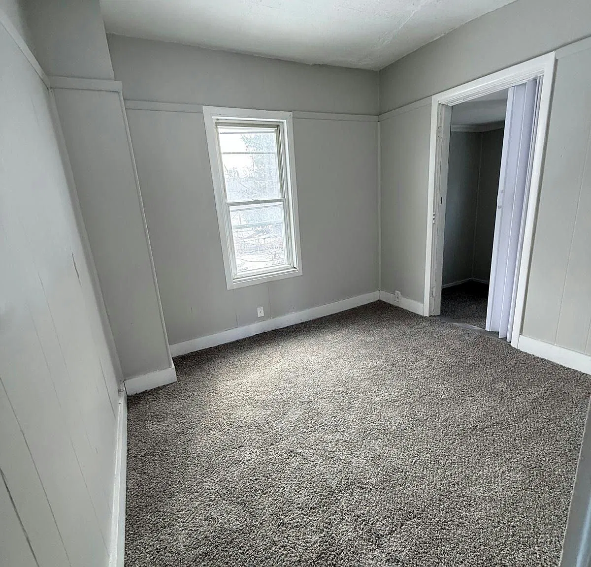 934 Alhambra — Photo 3