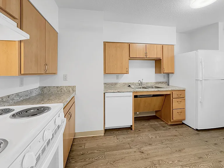 Stonehouse Square Apartments — Photo 19