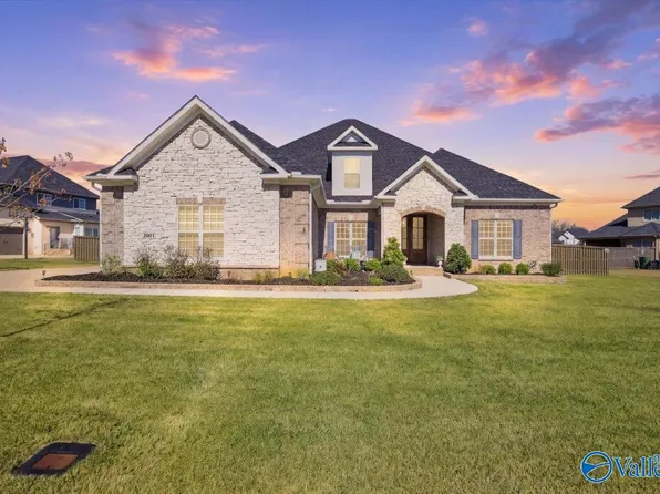 8004 Farm Meadow Dr SE, Owens X Rds, AL 35763