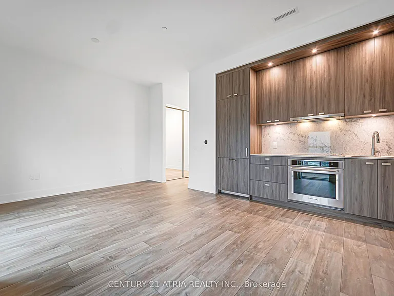 858 Dupont St #Penthouse 03 — Photo 1