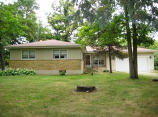 21106 Robin Rd, Harvard, IL 60033