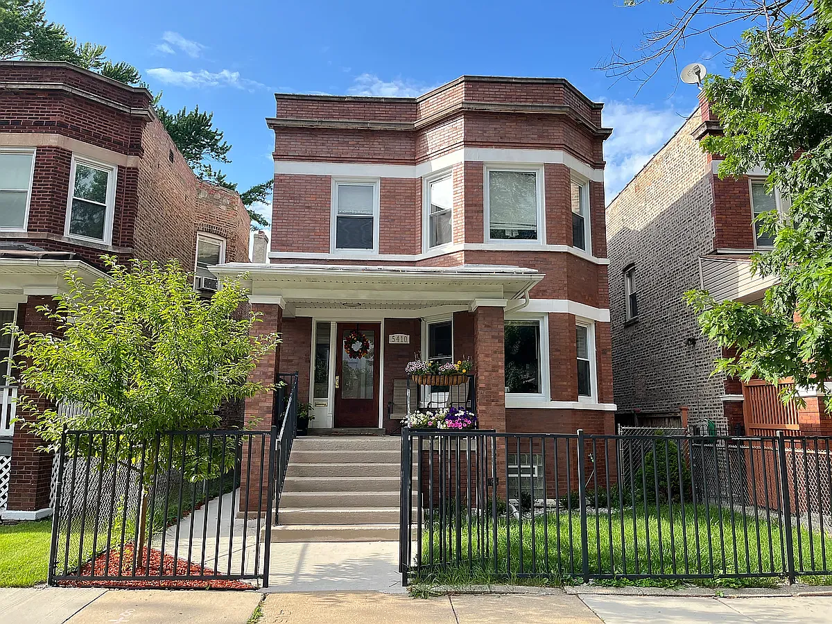 Building Photo - 5410 W Iowa St #1
