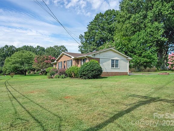5th image of 2146 Lee St
