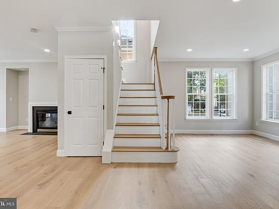 4th image of 6933 Cove Inlet Ct