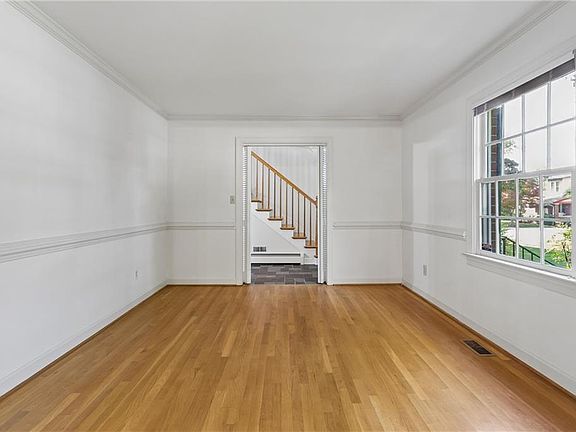 3rd image of 60 N Willard Ave