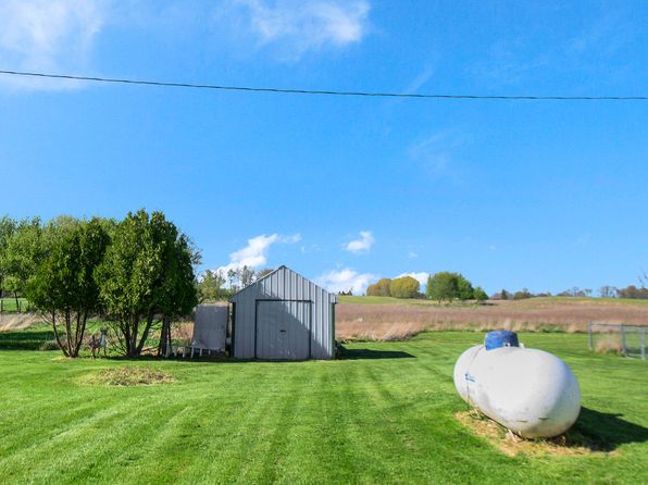 6253 Mills Hwy, Eaton Rapids, MI 48827