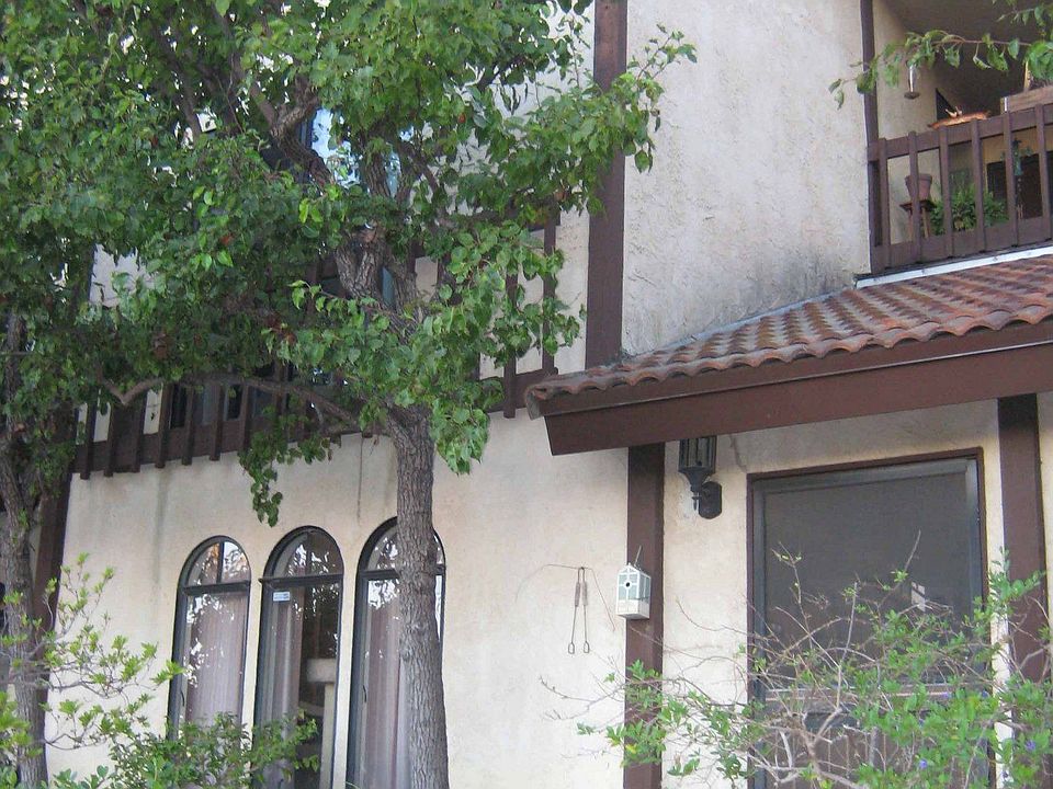 Front view of home