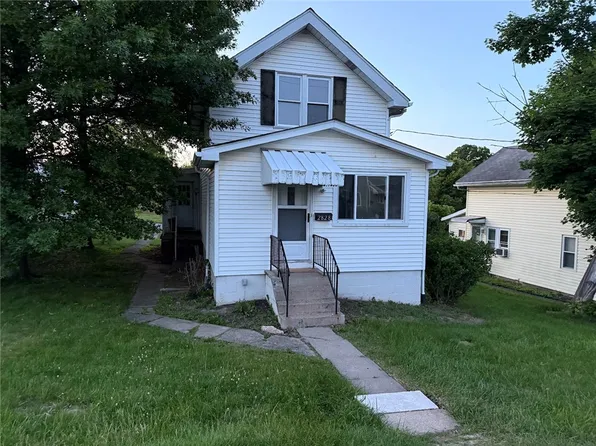 2828 Oak St, Bethel Park, PA 15102