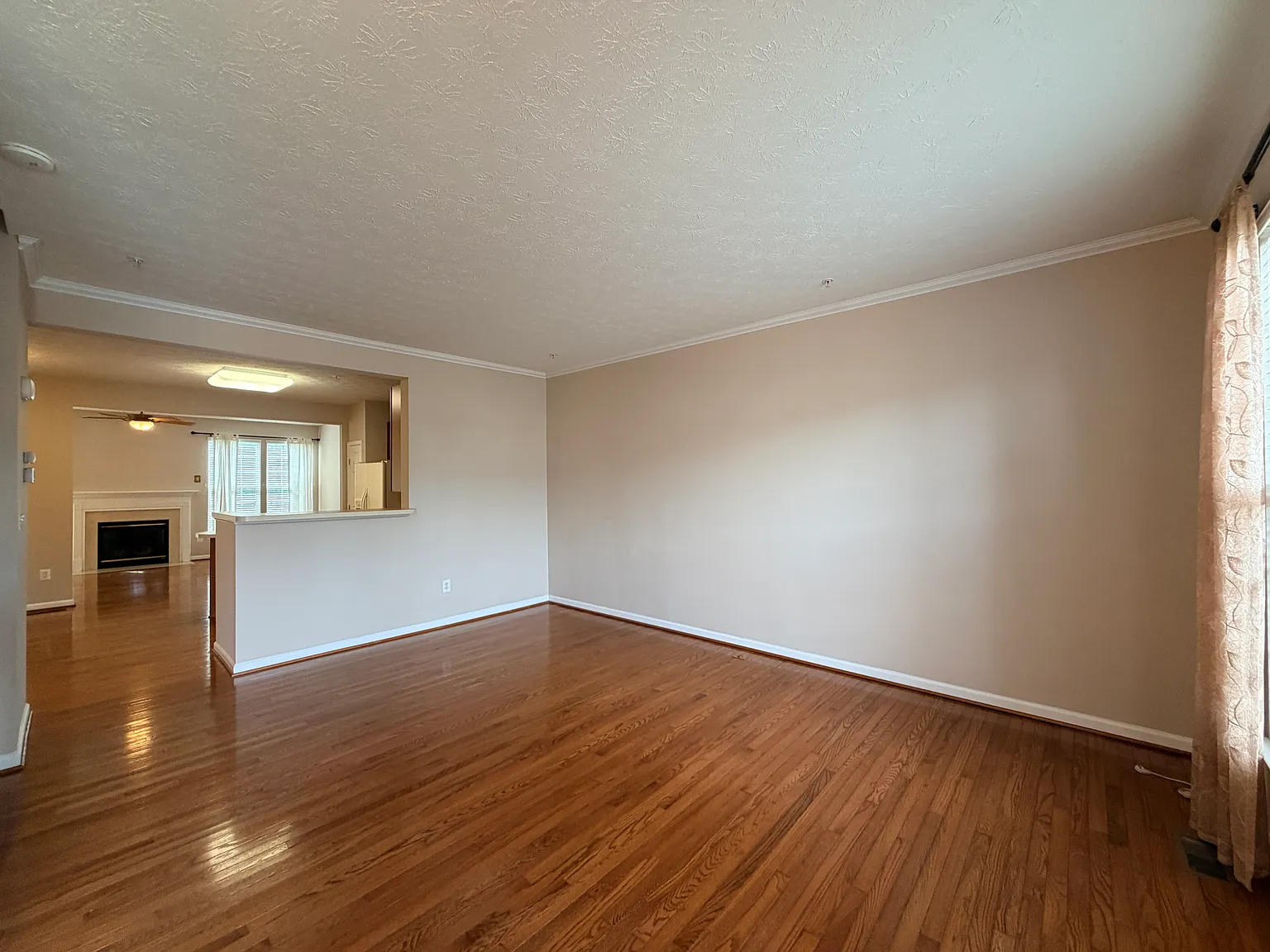 Leased — Photo 3