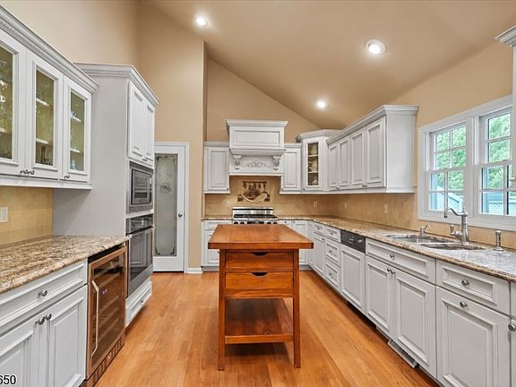 5th image of 28 Underwood Road