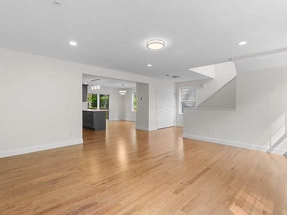 5th image of 73 Shrine Ave #73