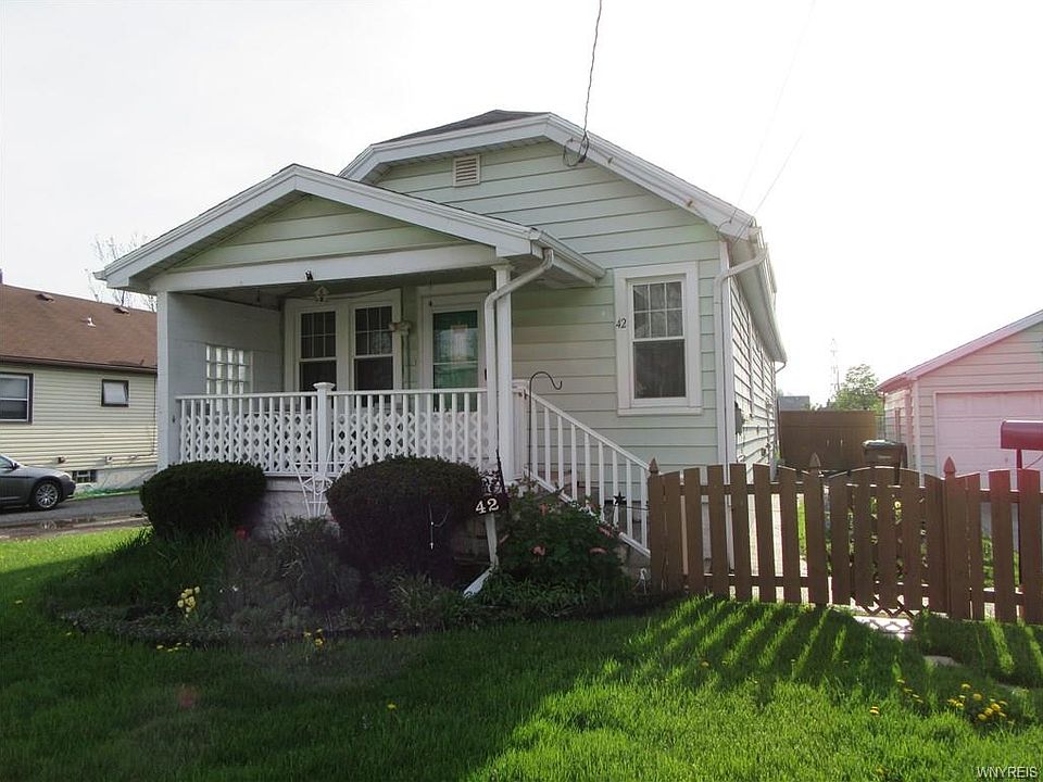 1st image of 42 Pinehurst Ave