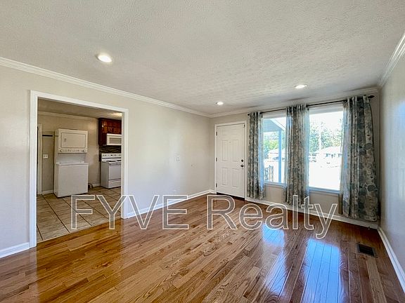 4th image of 3140 Brickdale Ln