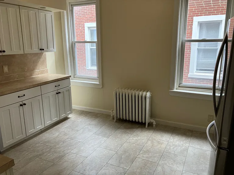 221 E Durham St #2 — Photo 8