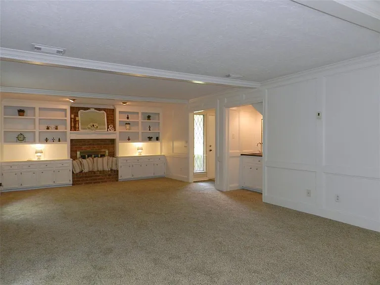 9403 Oxted Ln — Photo 14