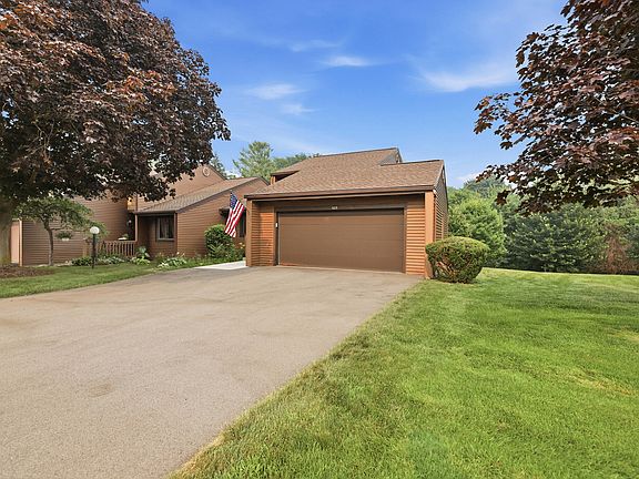 3rd image of 625 Maple Creek Dr #35