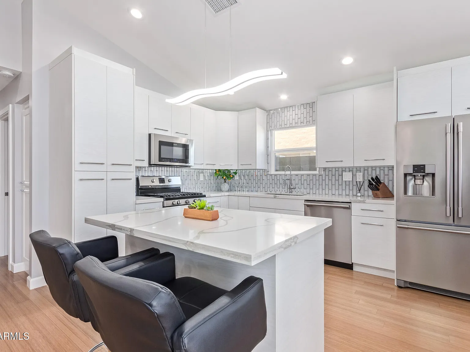 2 bed, 4.0 bath, 1100 sqft, $2,195 — Photo 4