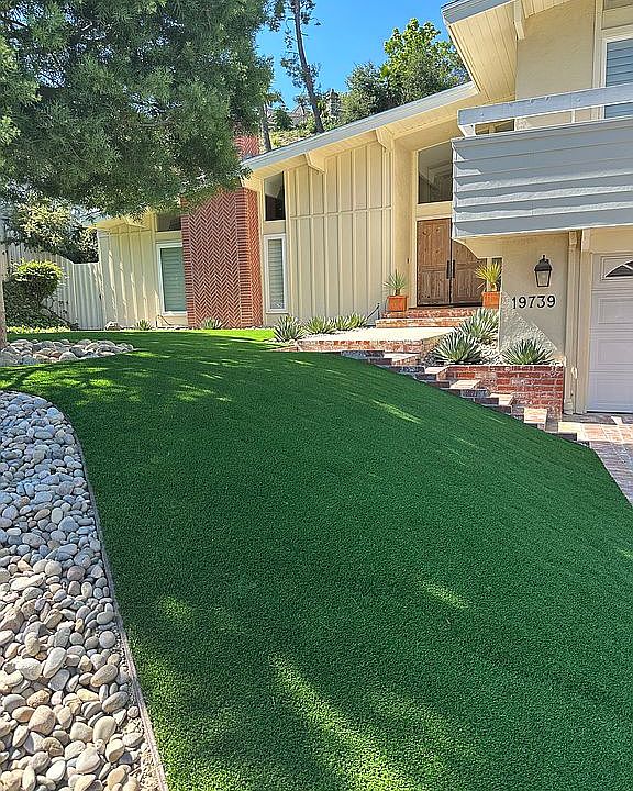 1st image of 19739 Greenbriar Dr