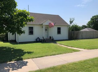 504 N Main St, Mooreland, OK 73852