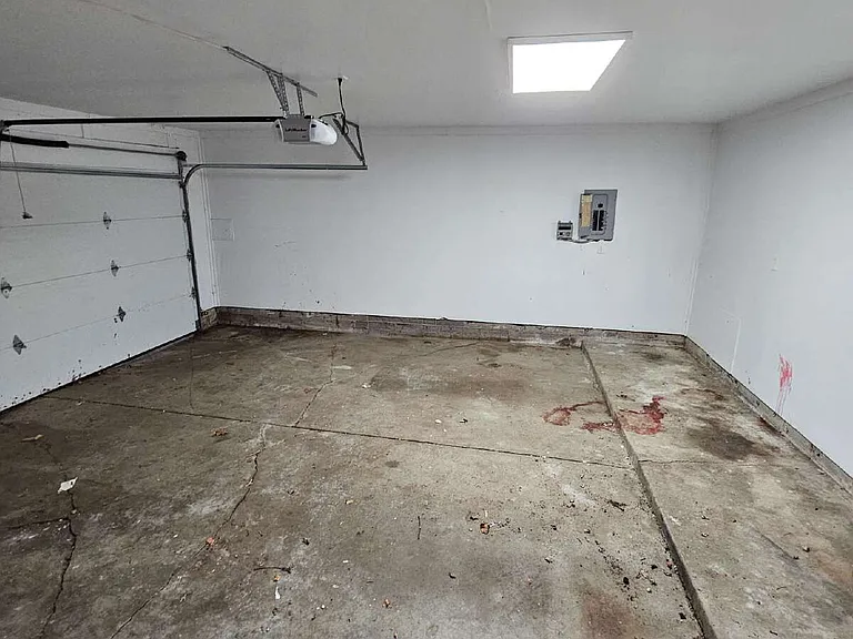 591 E Long Lake Rd — Photo 55