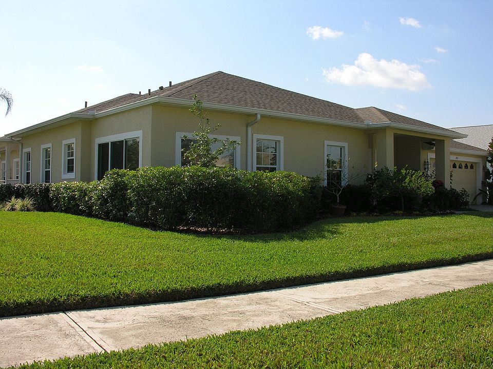 Corner lot, facing water
