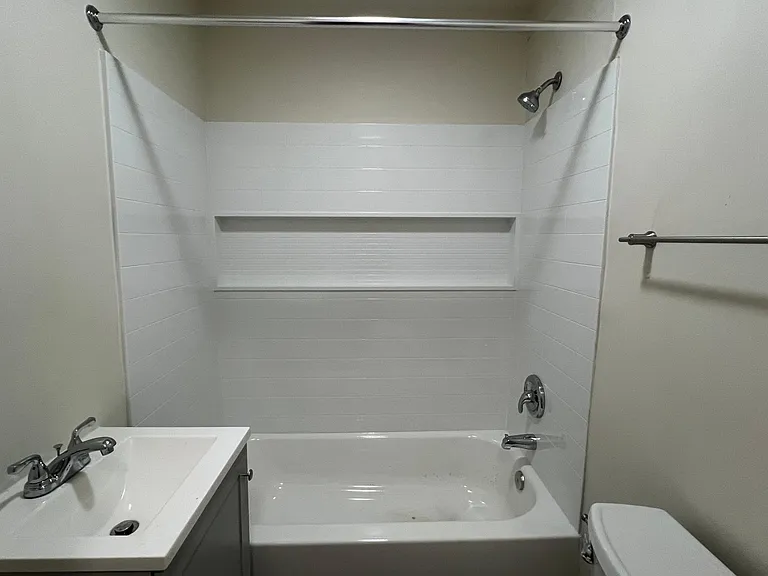319 W Lincoln Hwy #2 — Photo 9